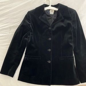 Stylish black velvet 4 button size 2 gap blazer Two front pockets
